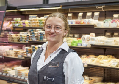 EDEKA Barwig Freiburg Zähringer Straße Frau Rednos