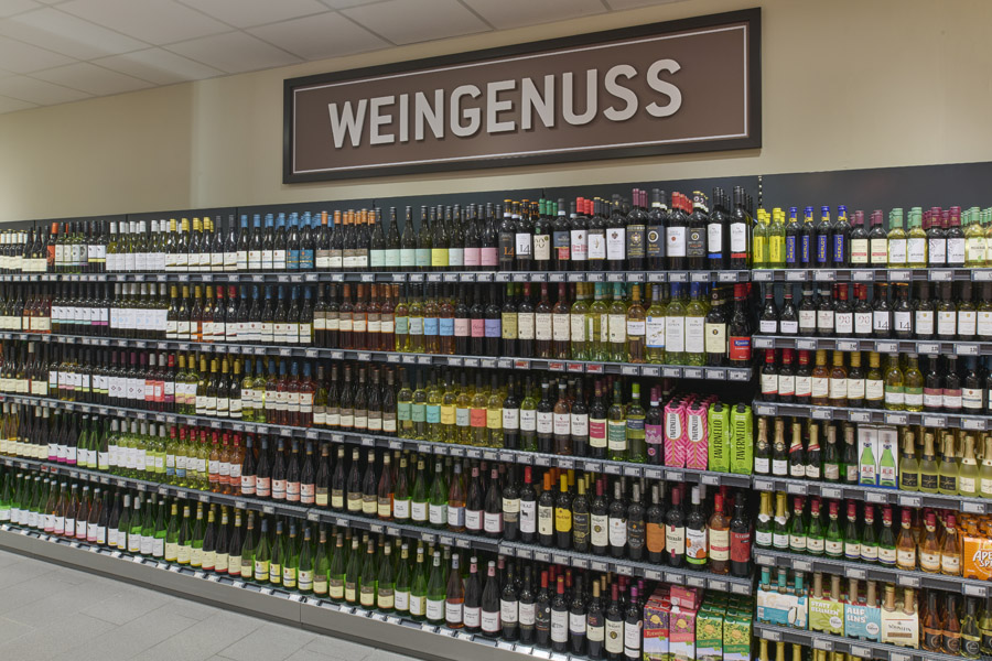 EDEKA-Barwig-Freiburg-Zähringer-Straße-Weinabteilung